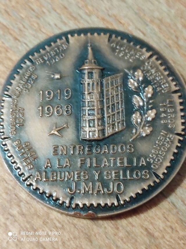 medalla de bronce de la virgen Montserrat