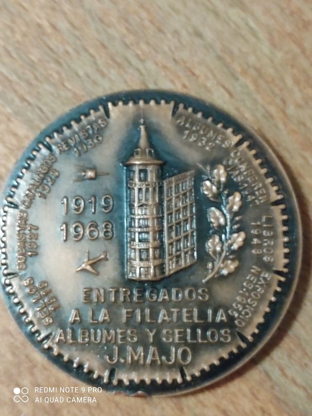 medalla de bronce de la virgen Montserrat