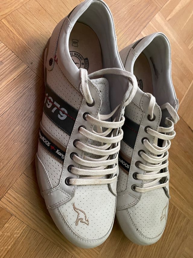 Deportivas de piel en perfecto estado