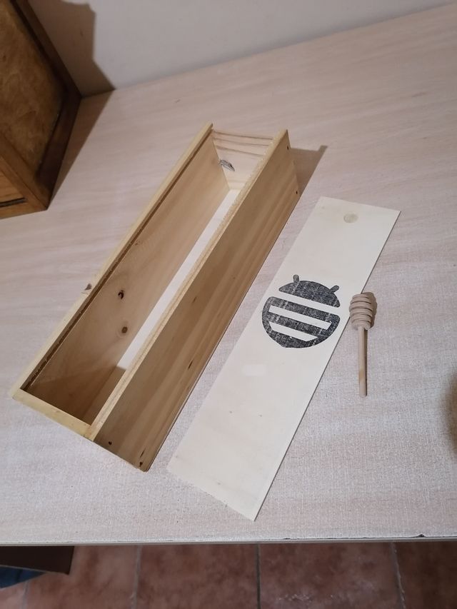 Caja de madera con asa REGALO PALITO MIEL