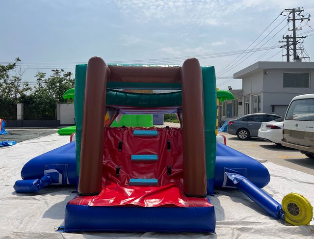 PISCINA Y TOBOGÁN HINCHABLE COCODRILO 7X4,8 metros