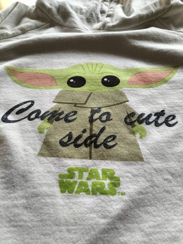 Sudadera Grogu de Star Wars.