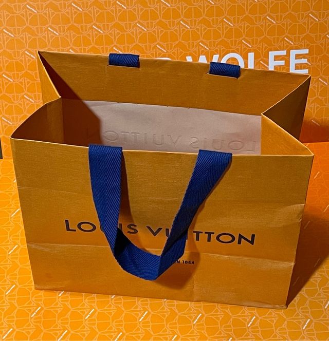 Bolsita LV tamaño estuche gafas