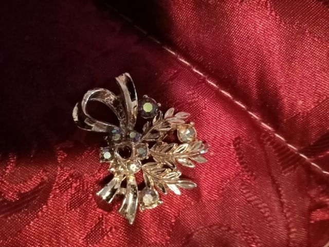 3 Spille 2 in oro placato l'altra colore argento