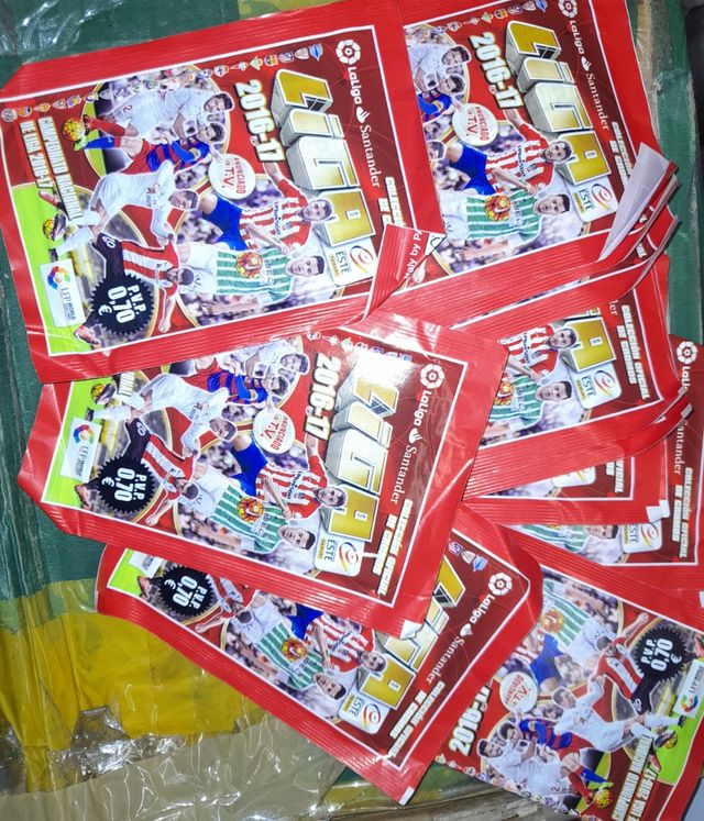 14 sobres de cromos , escucho ofertas