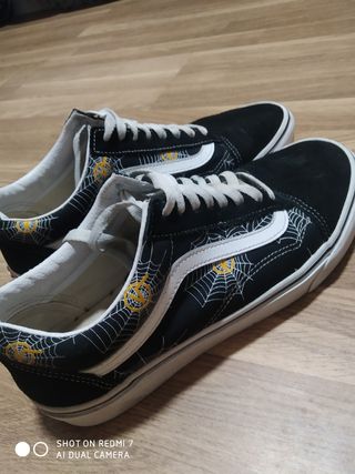 vans 42.5