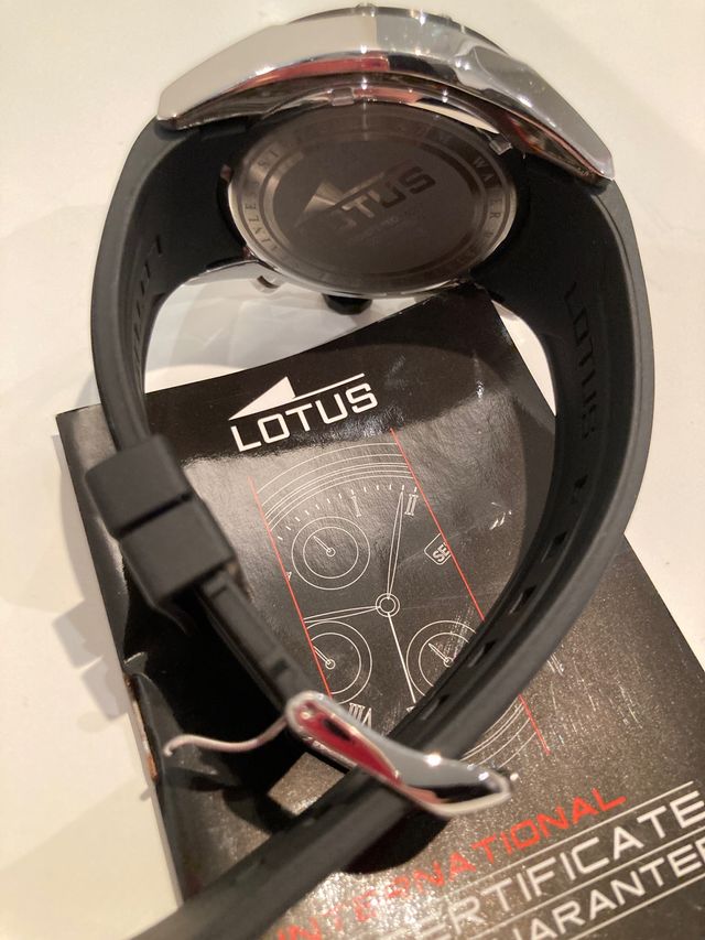 Reloj Lotus de hombre. Negro y rosa