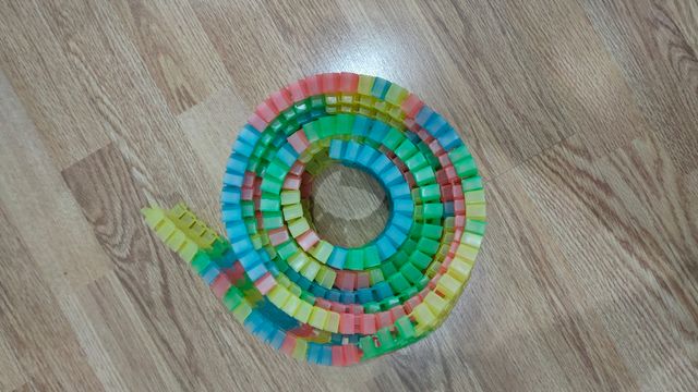 PISTA DESMONTABLE CON COCHE A PILAS