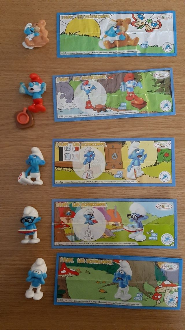 Lotto n. 5 Puffi serie sorpresine Kinder
