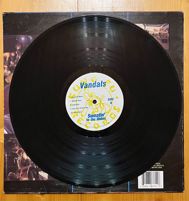 The Vandals – Sweatin To The Oldies Live