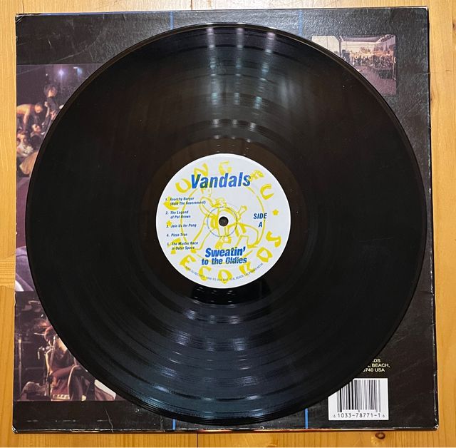 The Vandals – Sweatin To The Oldies Live