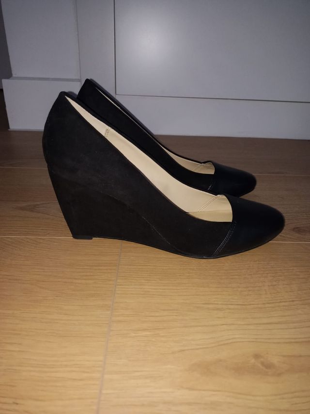 Zapato de cuña negro Mango, talla 39