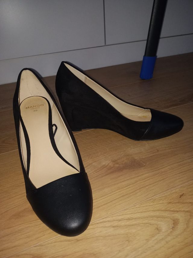 Zapato de cuña negro Mango, talla 39