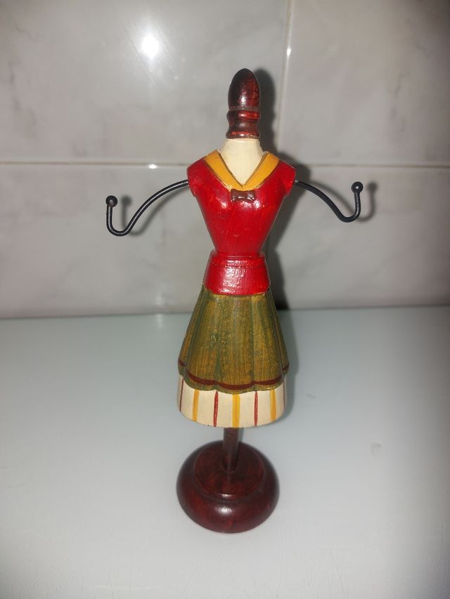 figura para guardar anillos