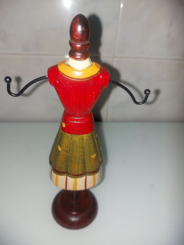 figura para guardar anillos