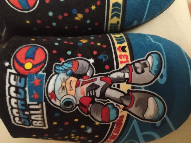 Zapatillas casa niño vulladi 37 SIN ESTRENAR