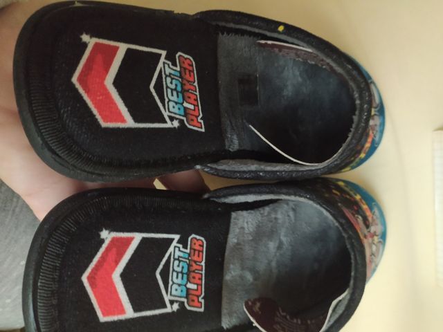 Zapatillas casa niño vulladi 37 SIN ESTRENAR