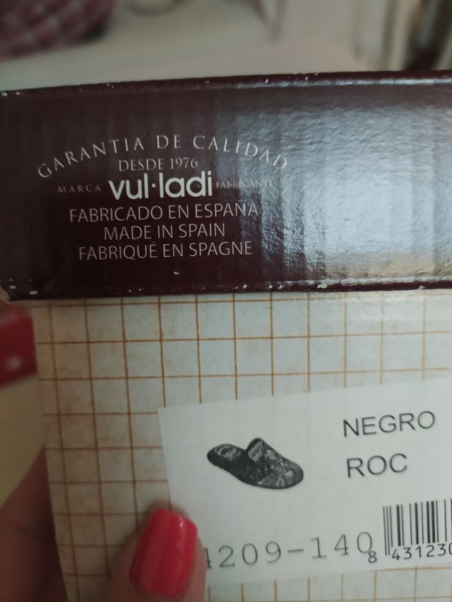 Zapatillas casa niño vulladi 37 SIN ESTRENAR