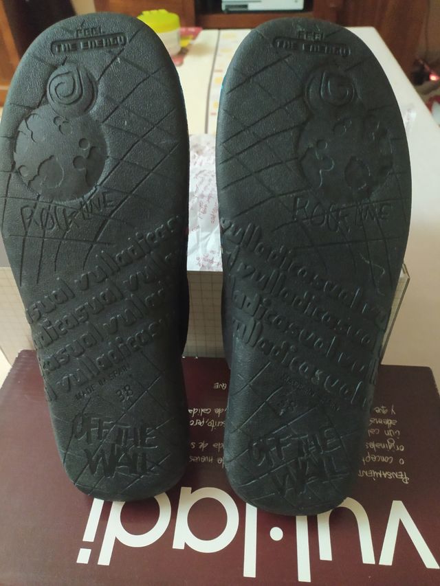 Zapatillas casa niño vulladi 37 SIN ESTRENAR