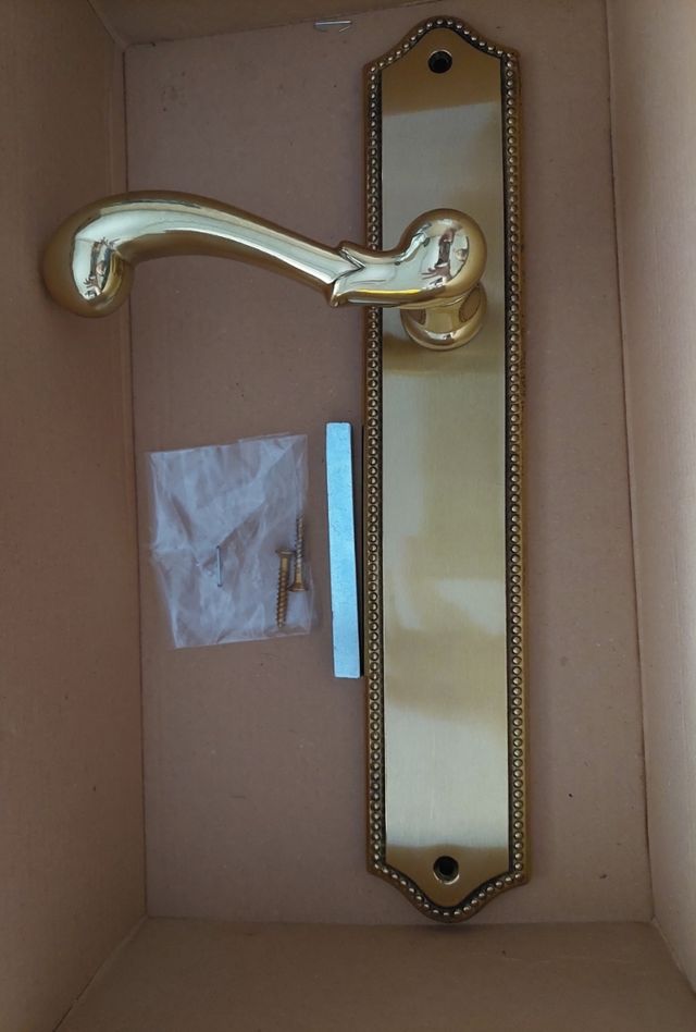 MANILLA IZQUIERDA LATON SATINADO