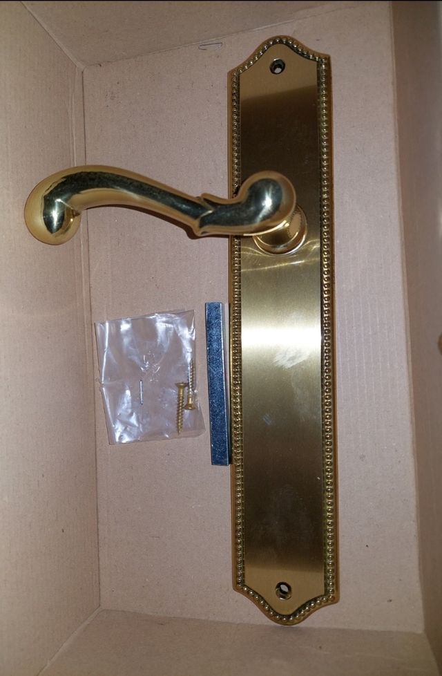 MANILLA IZQUIERDA LATON SATINADO