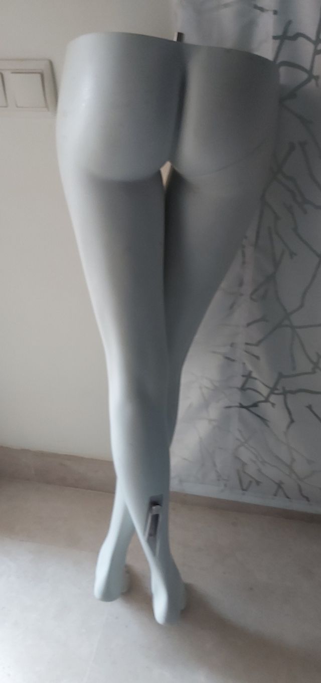 Maniqui de piernas  de mujer fijas o  articuladas