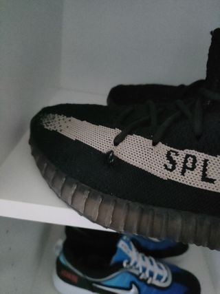 Yeezy 350 v2 oreo