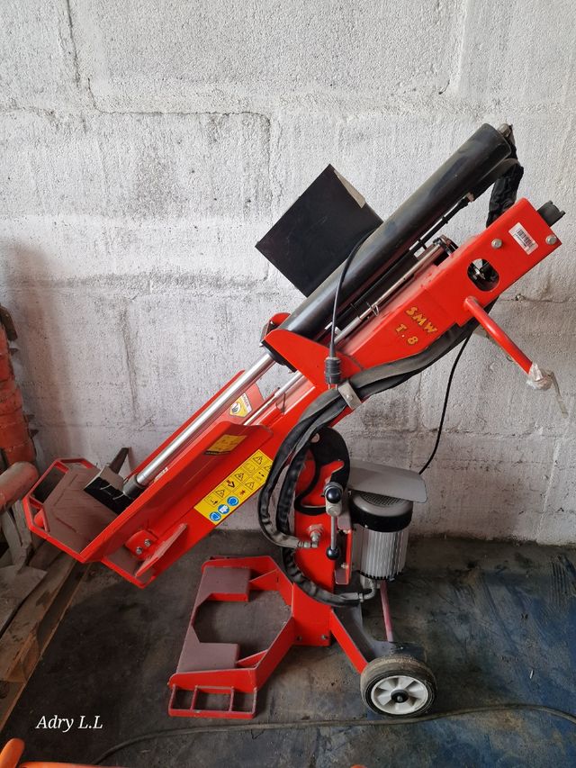 astilladora-tronzadora-de leña eléctrica 8 tonelad