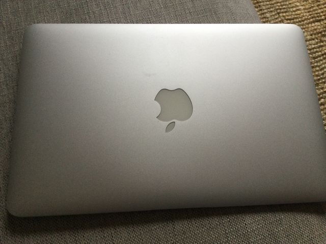 MACBOOK AIR 11'