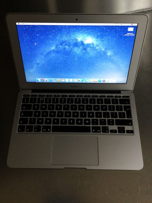 MACBOOK AIR 11'
