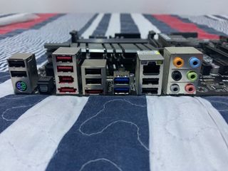 Placa base Gigabyte GA990FXA UD3