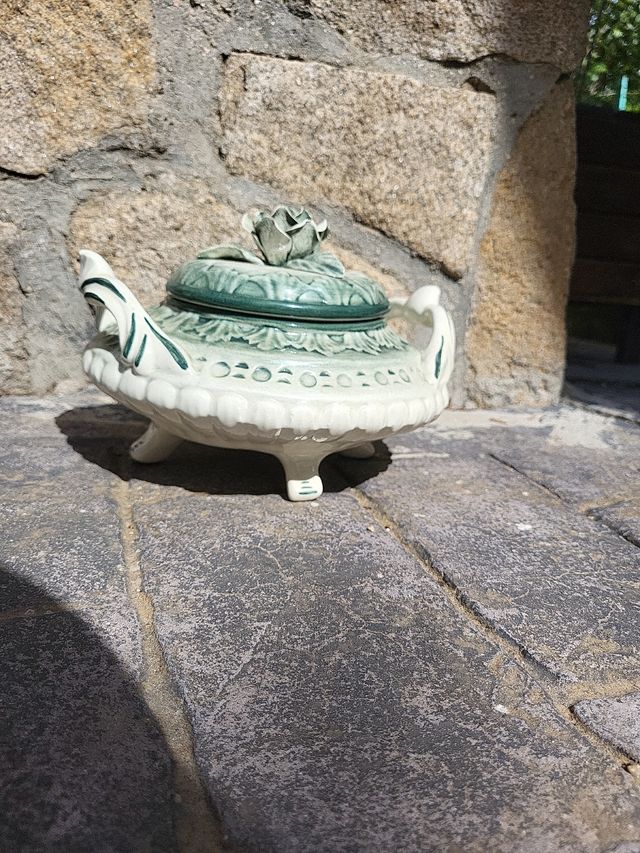 Sopera de porcelana muy antigua