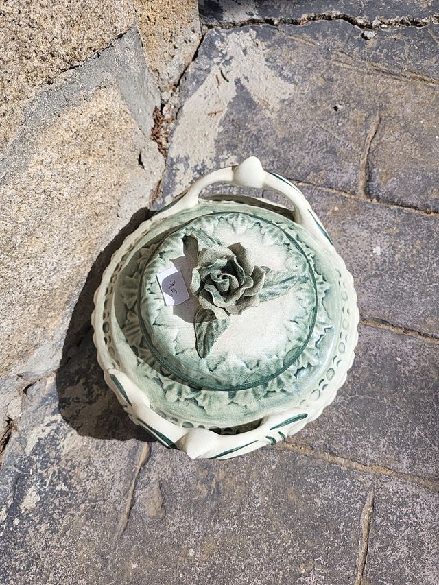 Sopera de porcelana muy antigua