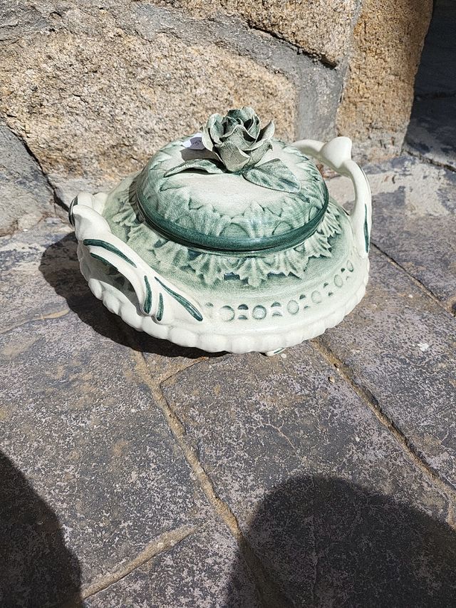 Sopera de porcelana muy antigua