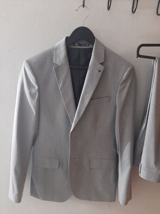 TRAJE GRIS