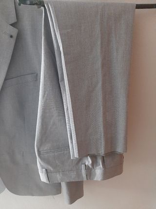 TRAJE GRIS