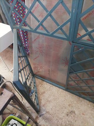 reja ventana con llave