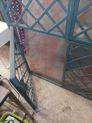 reja ventana con llave