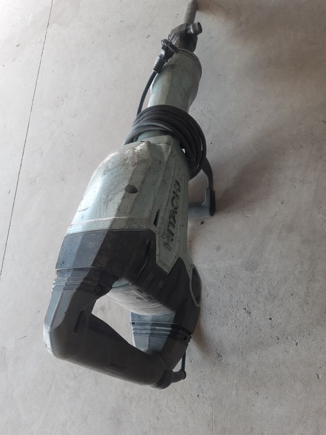 DEMOLEDOR HITACHI.