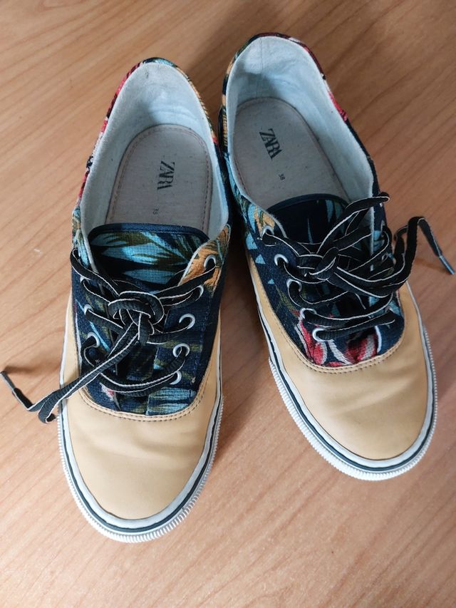 Zapatillas Zara.Combinacion piel-telaTalla 38.