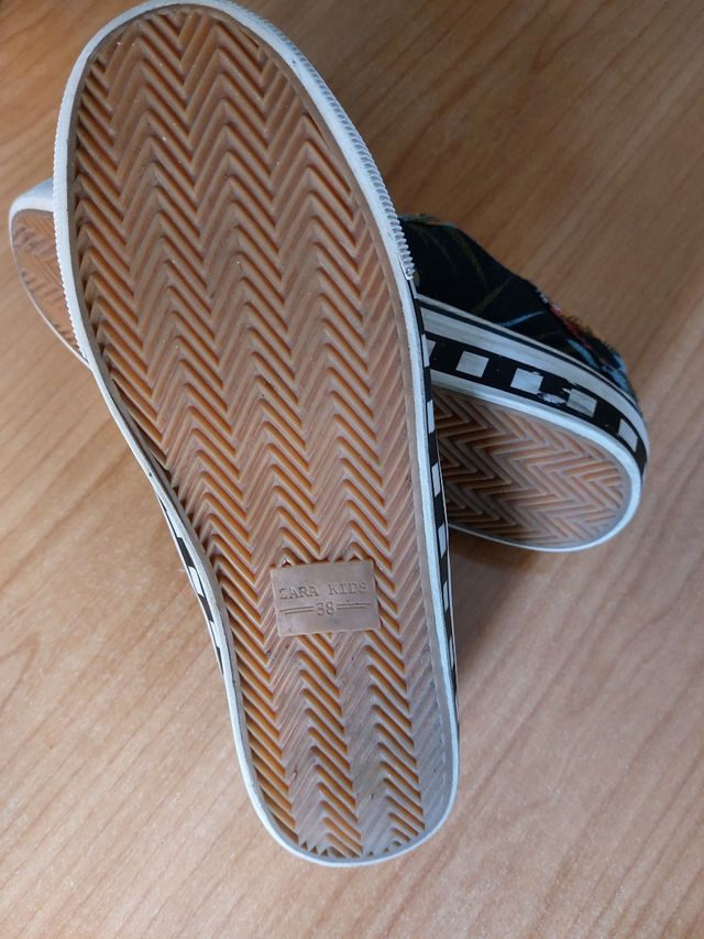 Zapatillas Zara.Combinacion piel-telaTalla 38.