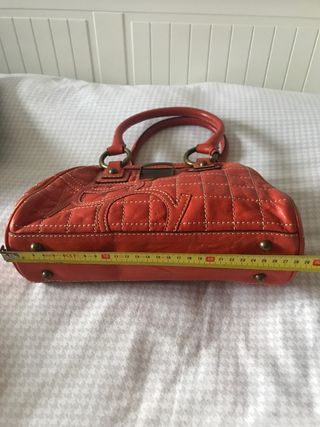 Purificación García bolso piel