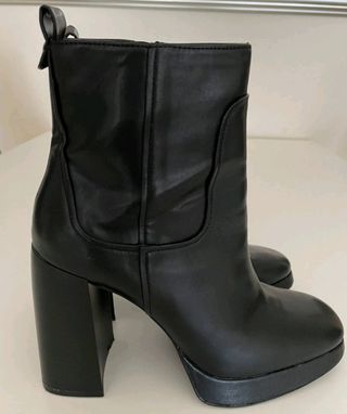Botines negros de tacon
