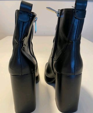 Botines negros de tacon