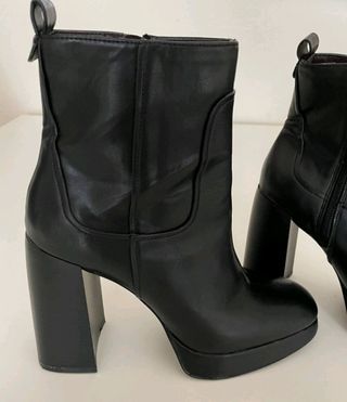 Botines negros de tacon