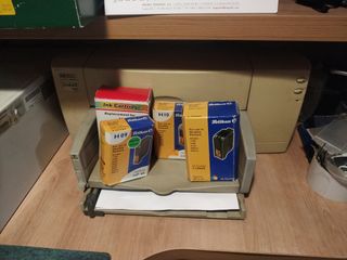 Impresora HP Deskjet 710C + Cartuchos