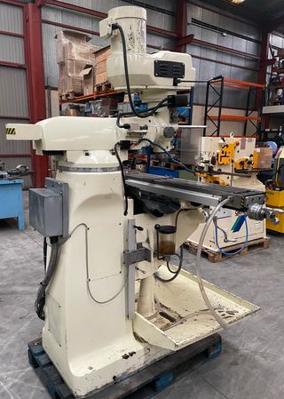 Fresadora de torreta Vértical HELLER FTV2.