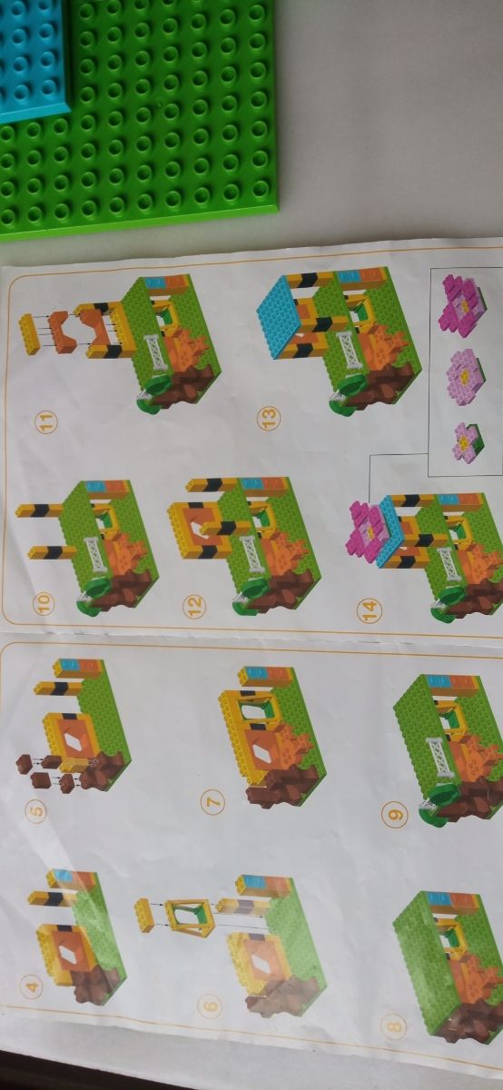 Parque construcción Abeja Maya + Pegamola