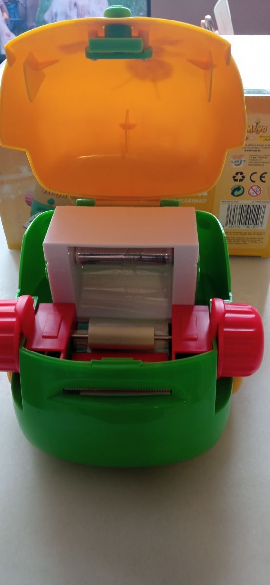 Parque construcción Abeja Maya + Pegamola