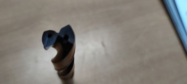 BROCA DE M/D CON REFRIGERACIÓN 16 MM